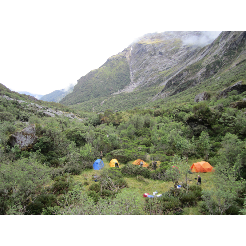 camp de chasseurs au coeur des Alpes néo-zélandaises