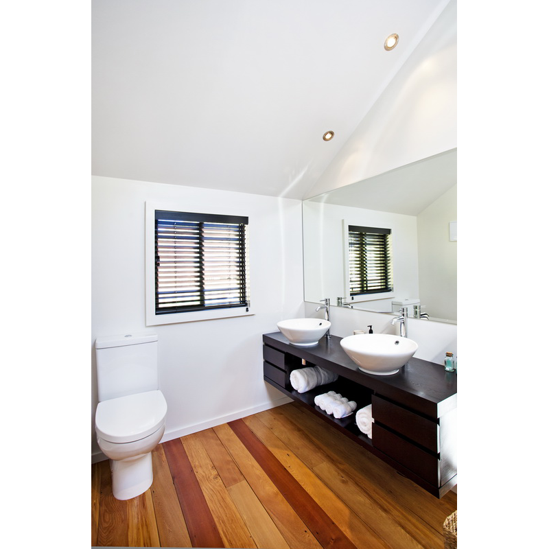 Spacieuse salle de bain privative au lodge de chasse en Nouvelle-Zélande
